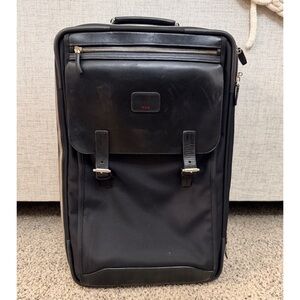 Tumi Expandable Roller Suitcase in Solid Black Ballistic Canvas / Leather